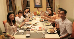 Sau buổi họp lớp, tôi đã hiểu vì sao có người an yên, có người chật vật - Ảnh 1.