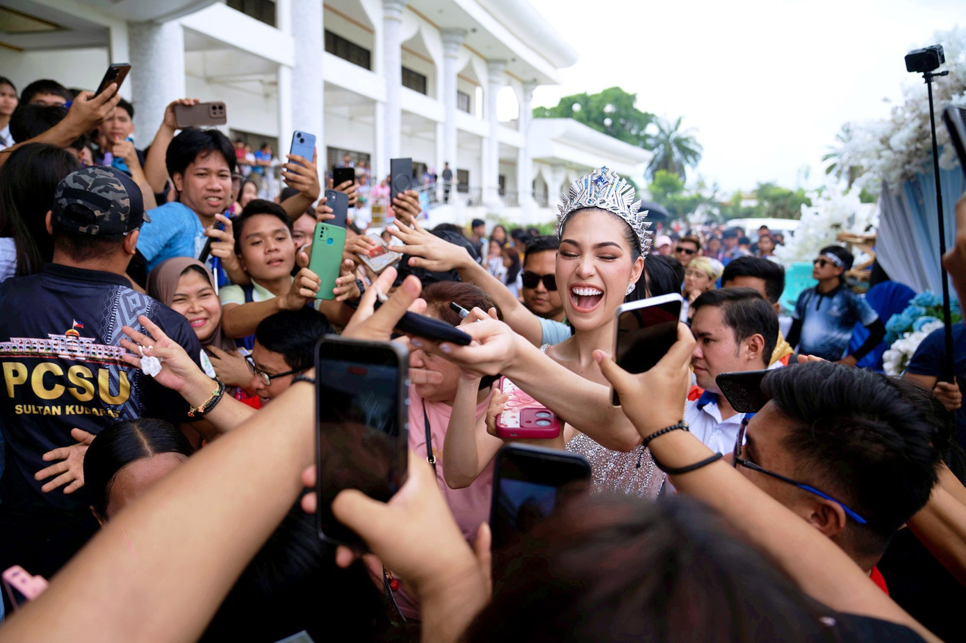 Biển người chào đón người đẹp Philippines插图1 622873643-957559706606780-9077690324460000092-n.jpg