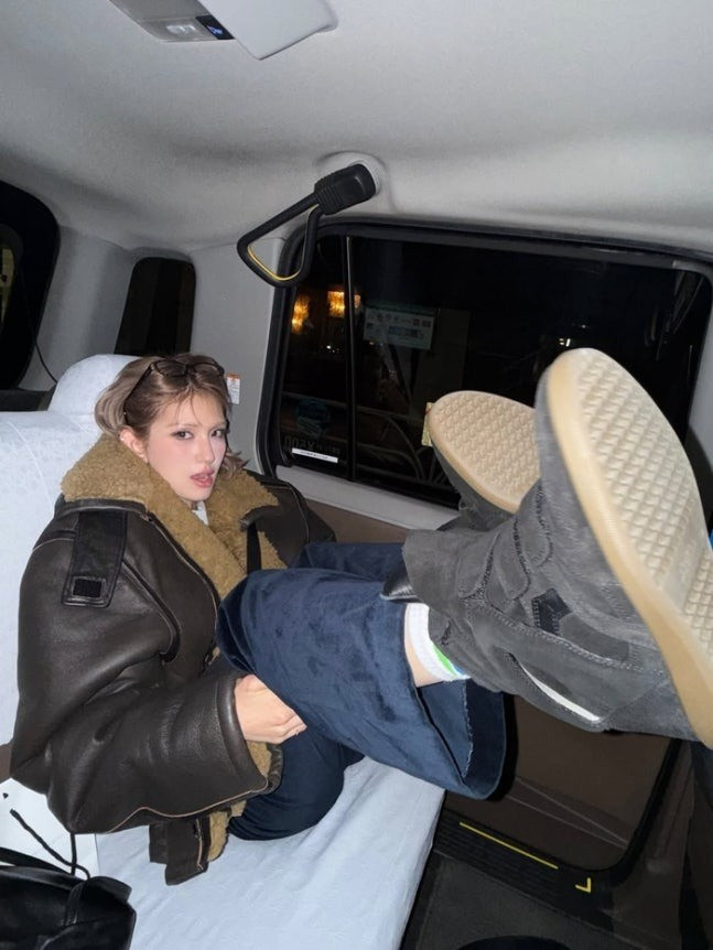 Bức hình khiến 'bông hồng lai' bị chỉ trích thiếu ý thức插图 000121270200120260127120416010-1.jpg