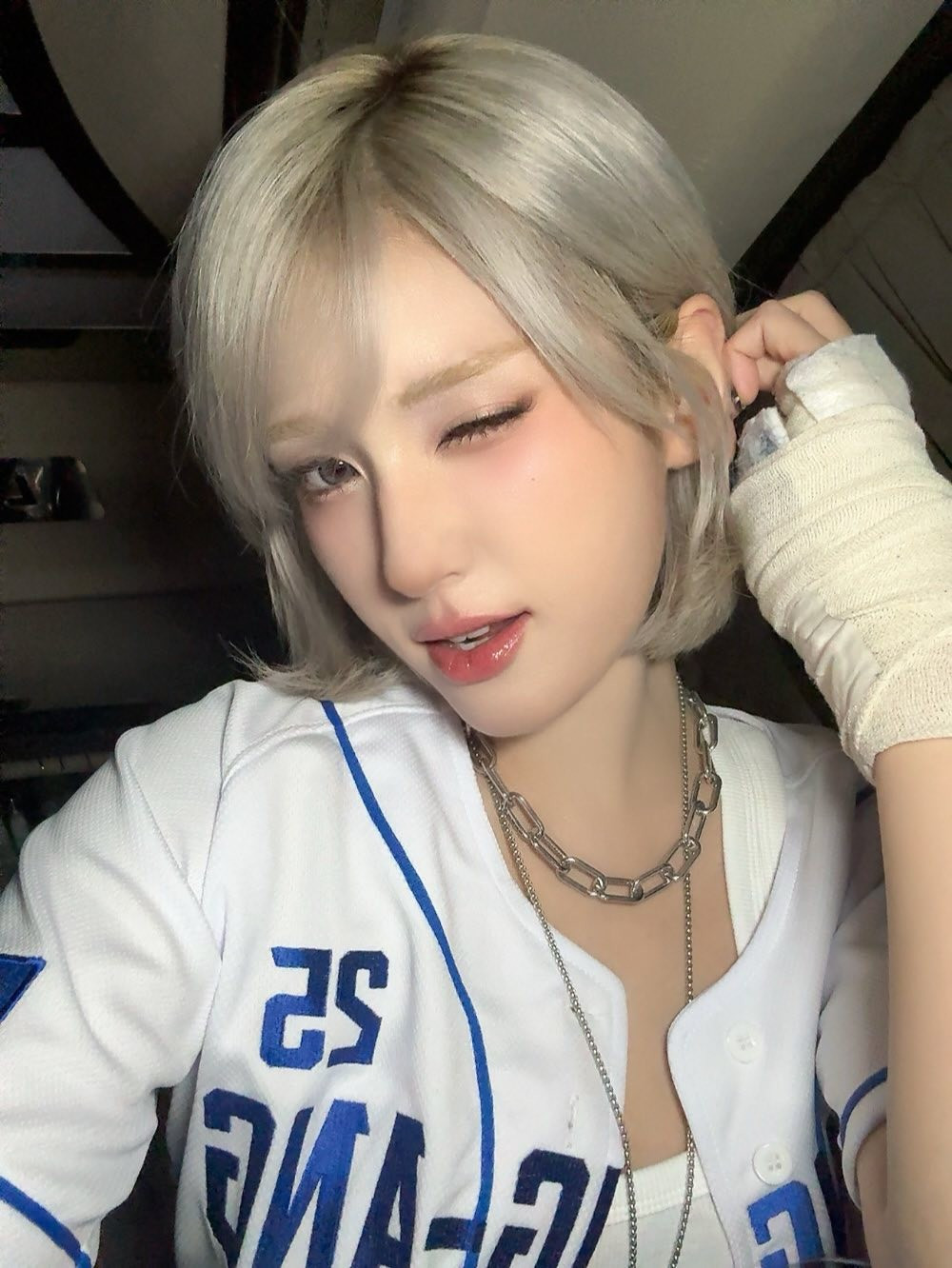 Bức hình khiến 'bông hồng lai' bị chỉ trích thiếu ý thức插图2 548289906-1368523054843838-5803183740824768124-n.jpg