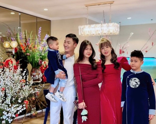 Hé lộ bên trong căn biệt thự thông tầng sang chảnh của