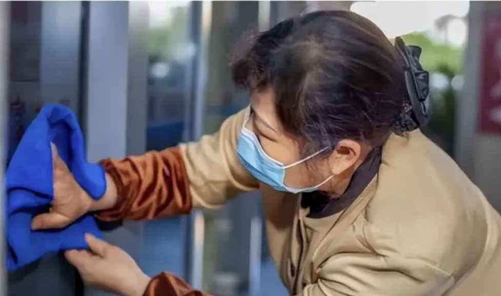 Nghỉ hưu 6 năm, tôi vẫn đi làm: Không phải ham việc mà vì tiền chưa đủ sống - Ảnh 1.