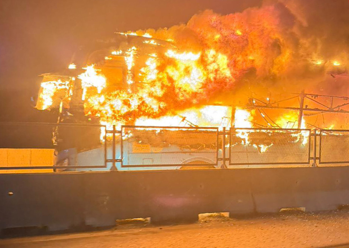 chay xe khach o nghe an 176739 4979 5813 1767397397.jpg