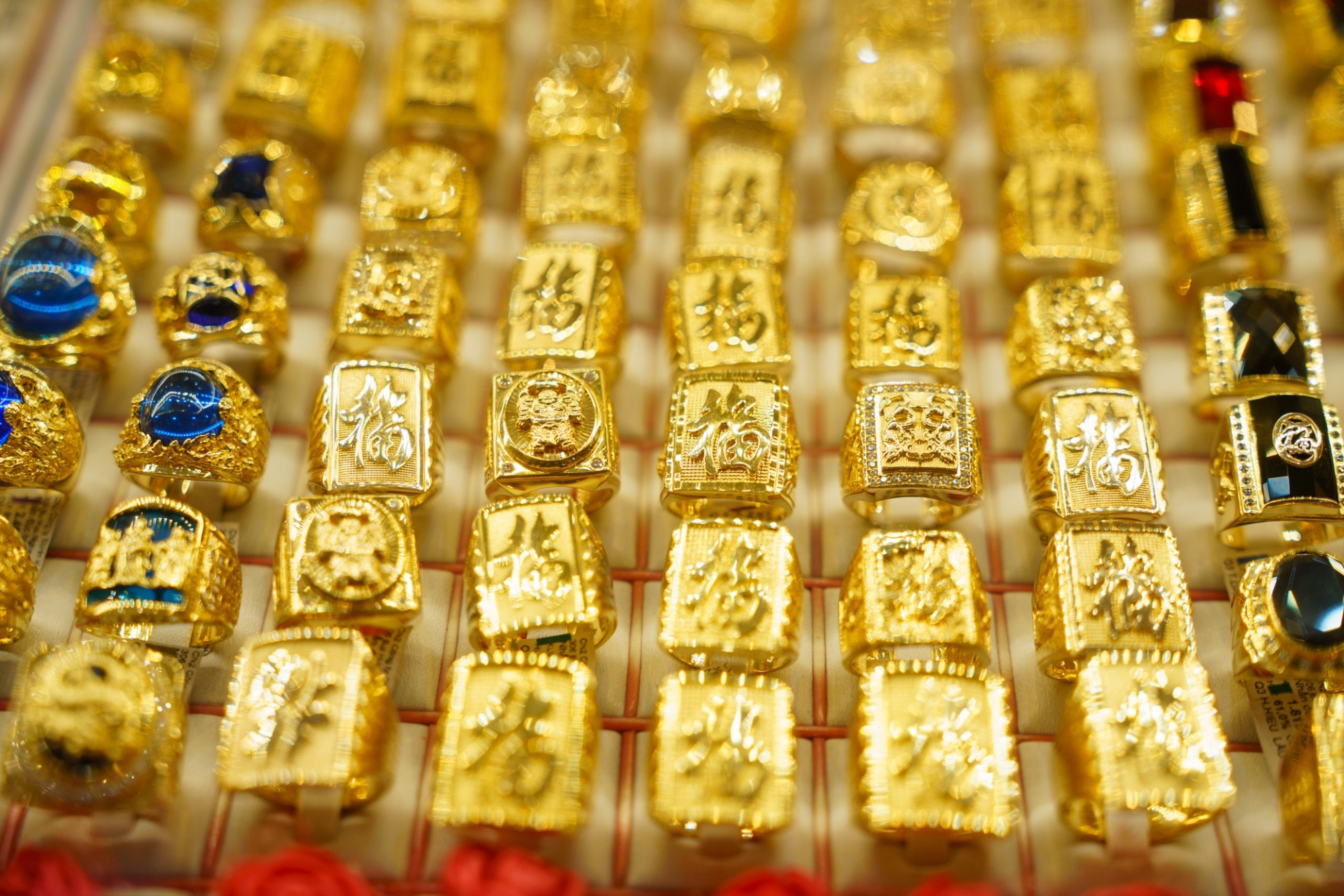 Giá vàng thế giới rơi thẳng đứng, có lúc thủng mốc 5.000 USD/ounce插图1 vang (33).jpg