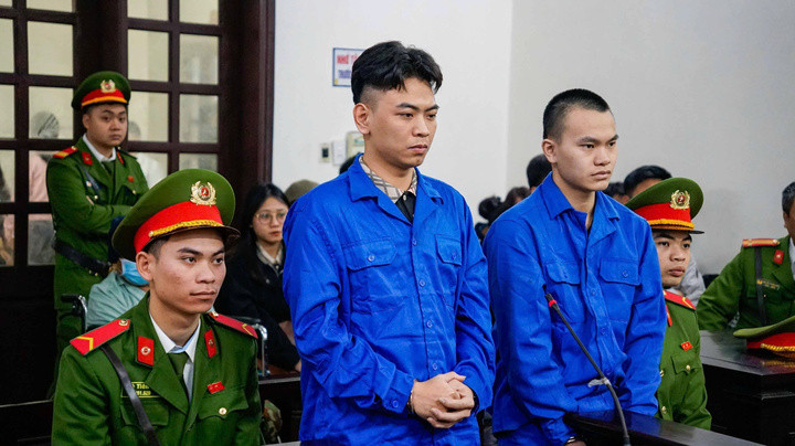 Nguyễn Văn Thiên và Nguyễn Long Vũ tại toà.