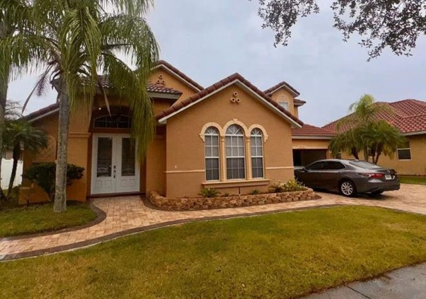 Nam ca sĩ Việt rao bán gấp biệt thự 17 tỷ đồng ở Mỹ vì lí do bất ngờ - Ảnh 1.