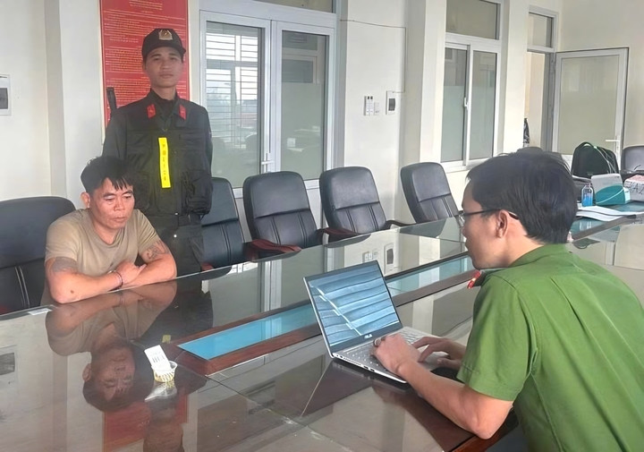 Bùi Văn Thiện tại cơ quan công an. (Ảnh: C.A)