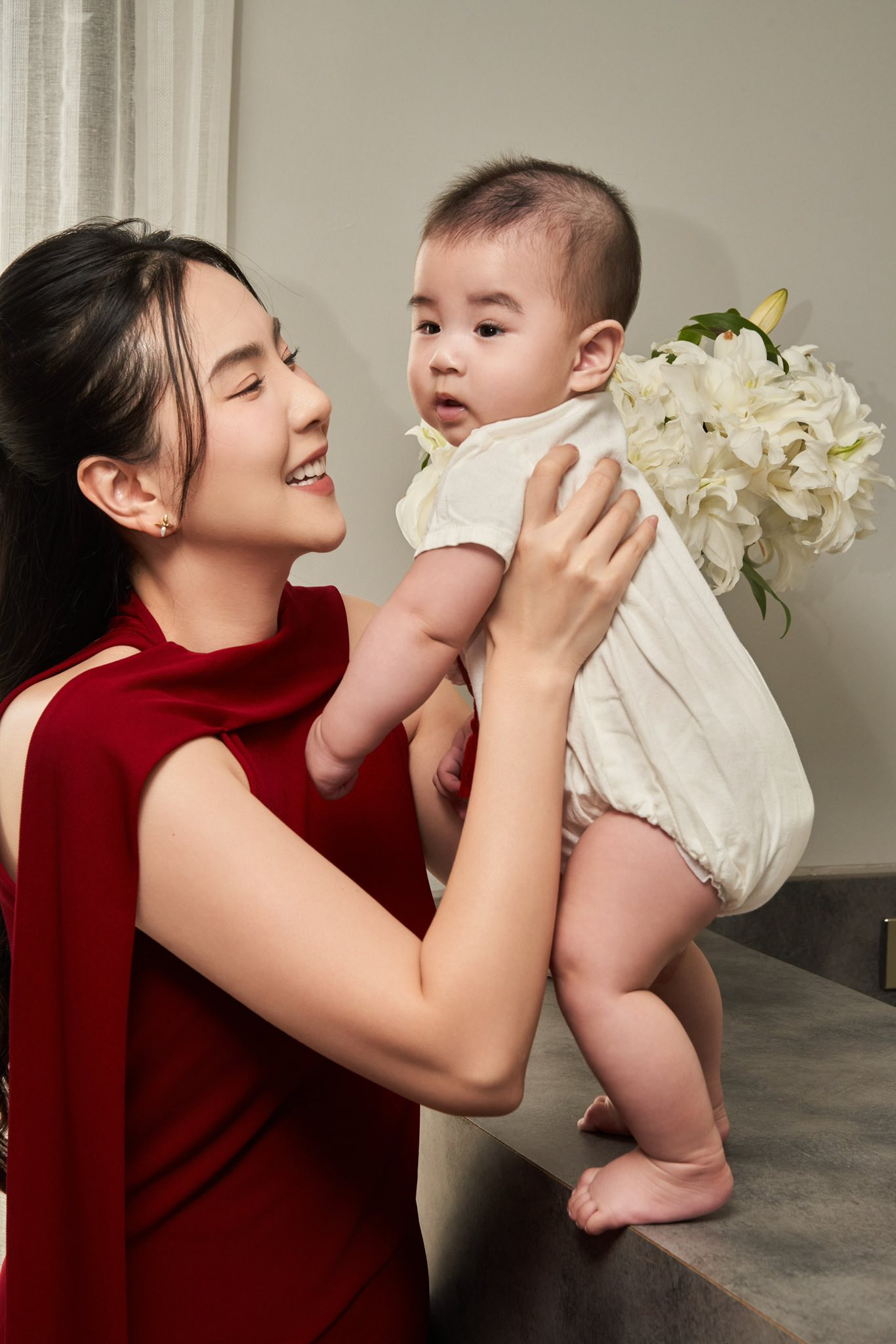 Chưa bao giờ thấy mẹ bỉm Mai Ngọc sexy cỡ này: Một màn