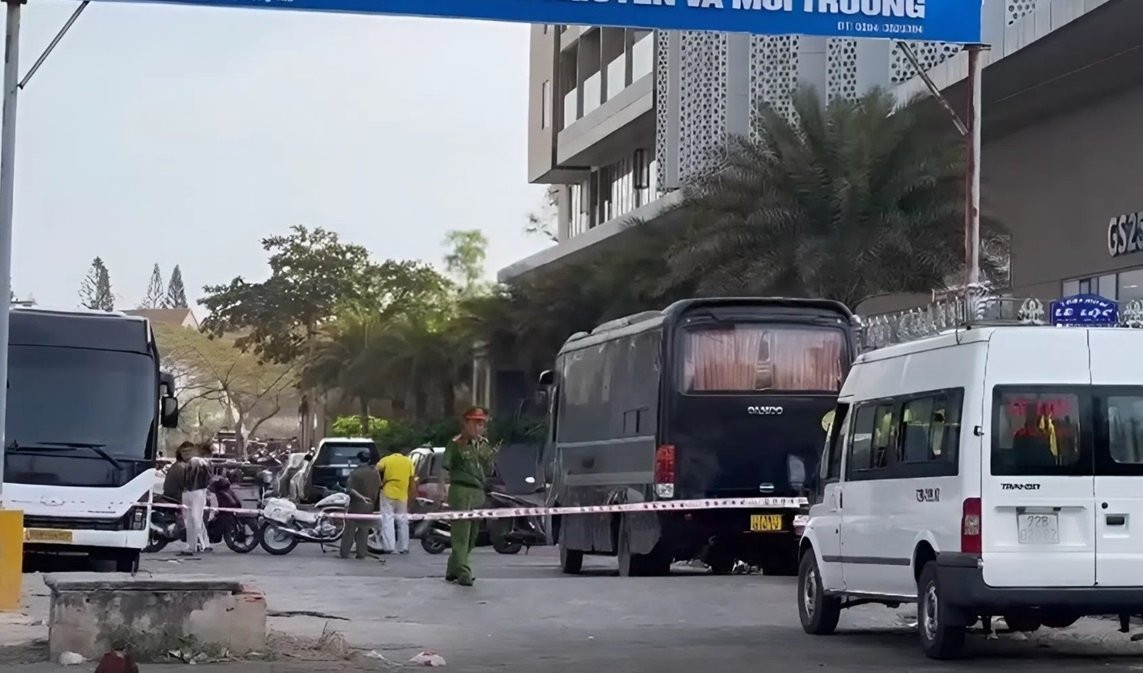 nguoi dan ong tu vong sau tieng dong manh nghi roi lau toa nha o tphcm 1107.jpeg