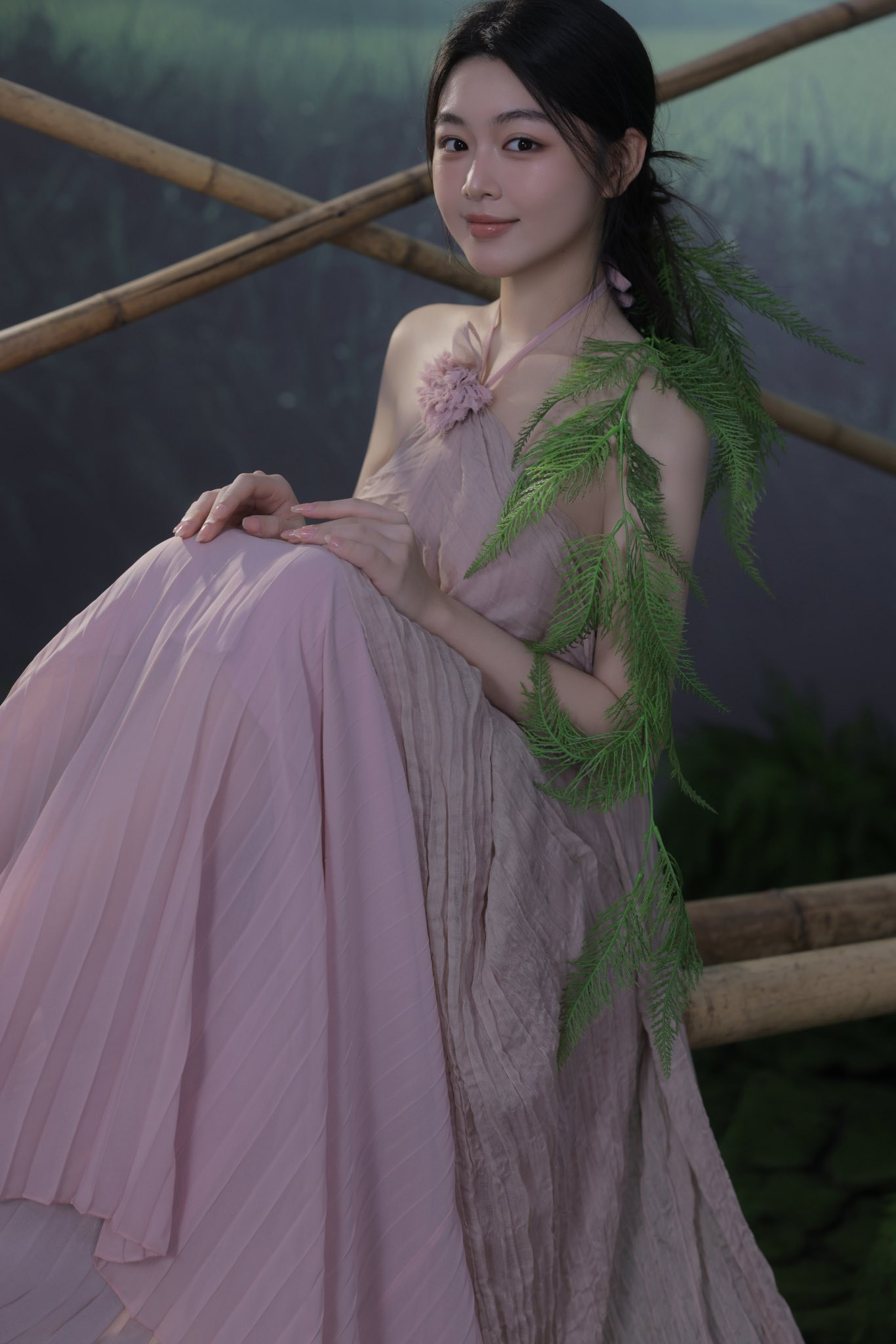 Lọ Lem - con gái MC Quyền Linh gây thương nhớ với áo yếm cách điệu - Ảnh 6.