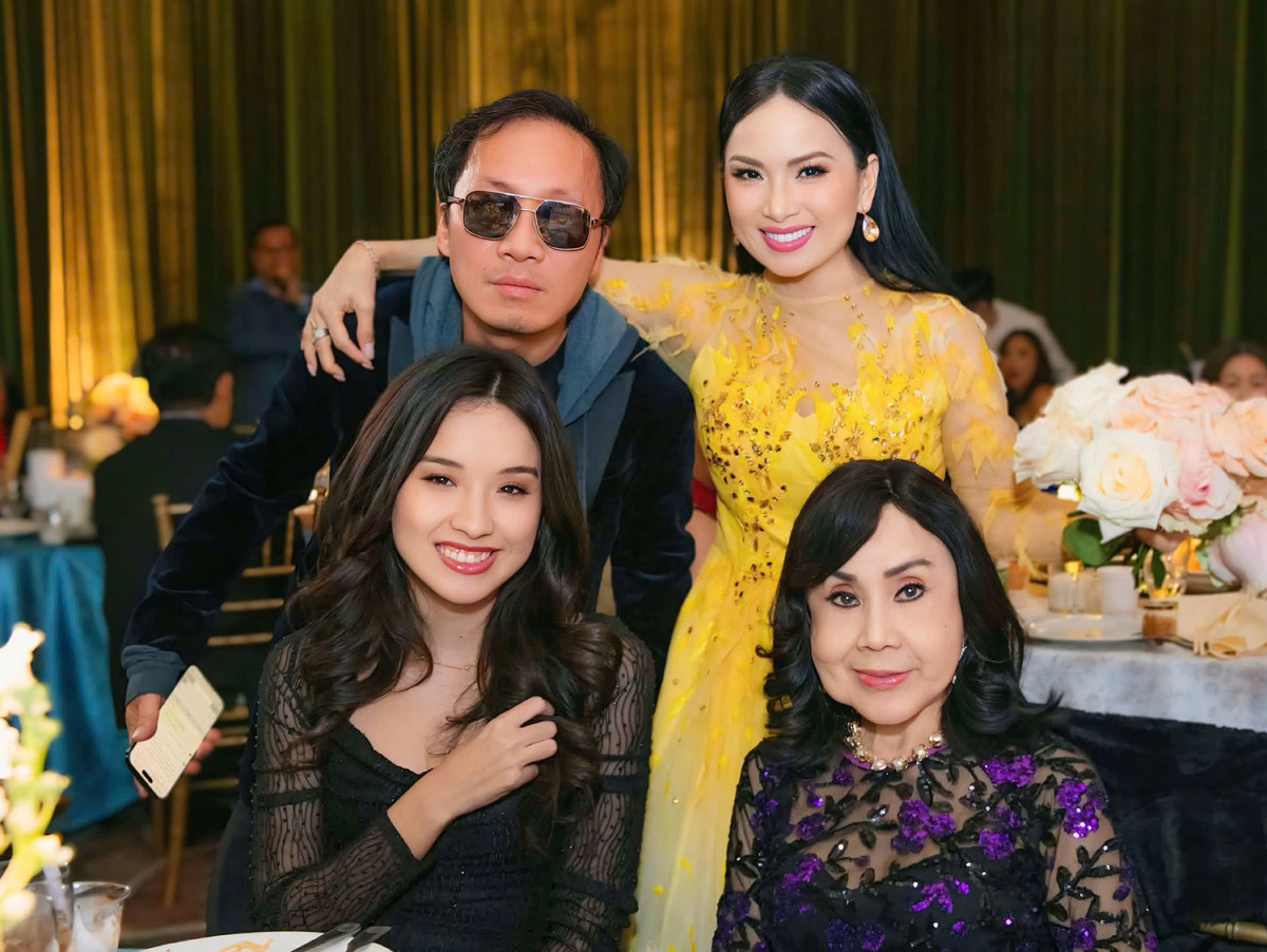 Cuộc sống viên mãn của ca sĩ Hà Phương bên chồng tỷ phú Chính Chu - Ảnh 1.