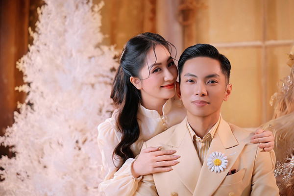 Khánh Thi khoe ảnh Tết lúc nhỏ nhưng lời nhắn gửi của Phan Hiền lại 'dậy sóng' MXH - Ảnh 3.