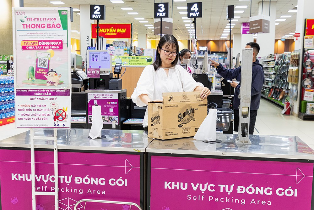 AEON Việt Nam triển khai song song các sáng kiến khác tại hệ thống siêu thị trong đó có khu vực tự đóng gói.
