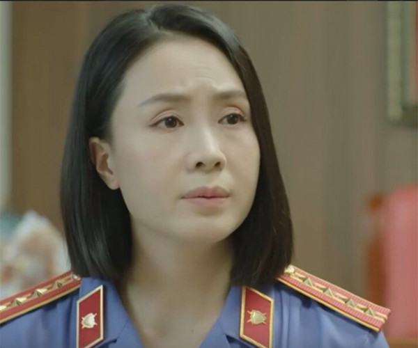 Bà Phó Viện trưởng Viện Kiểm sát Nhân dân tỉnh trong phim 'Lằn ranh' ở tuổi ngoài 40 có đời thực ra sao? - Ảnh 3.