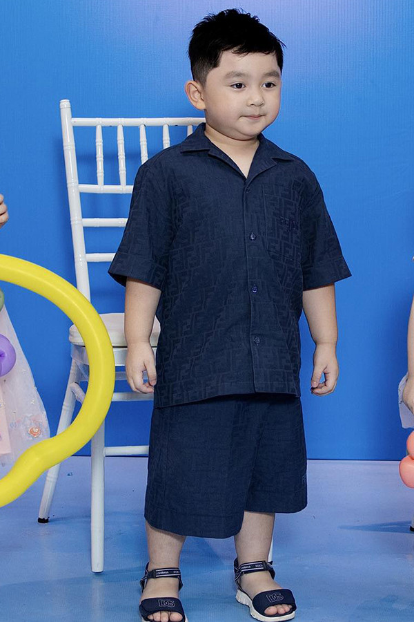 Con trai 4 tuổi đáng yêu của Chi Bảo - Lý Thùy Chang - Ảnh 4.