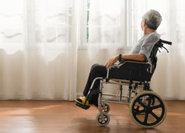 Giữ chặt lương hưu khi con hỏi vay, tôi đổi lại những năm tháng tuổi già đầy ân hận - Ảnh 1.