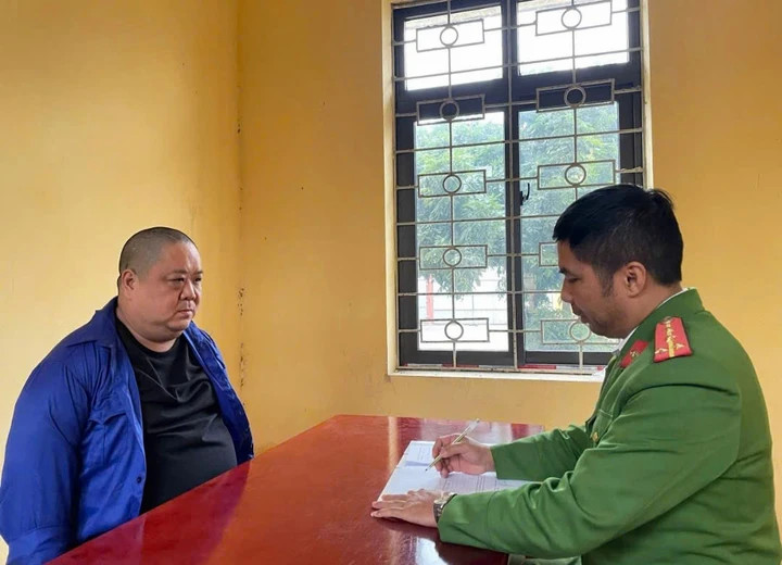 Nguyễn Chính Nghĩa tại cơ quan điều tra.