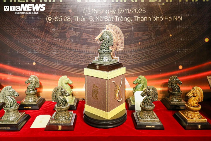 Theo tìm hiểu, giá mỗi sản phẩm dao động 3 - 5 triệu đồng.