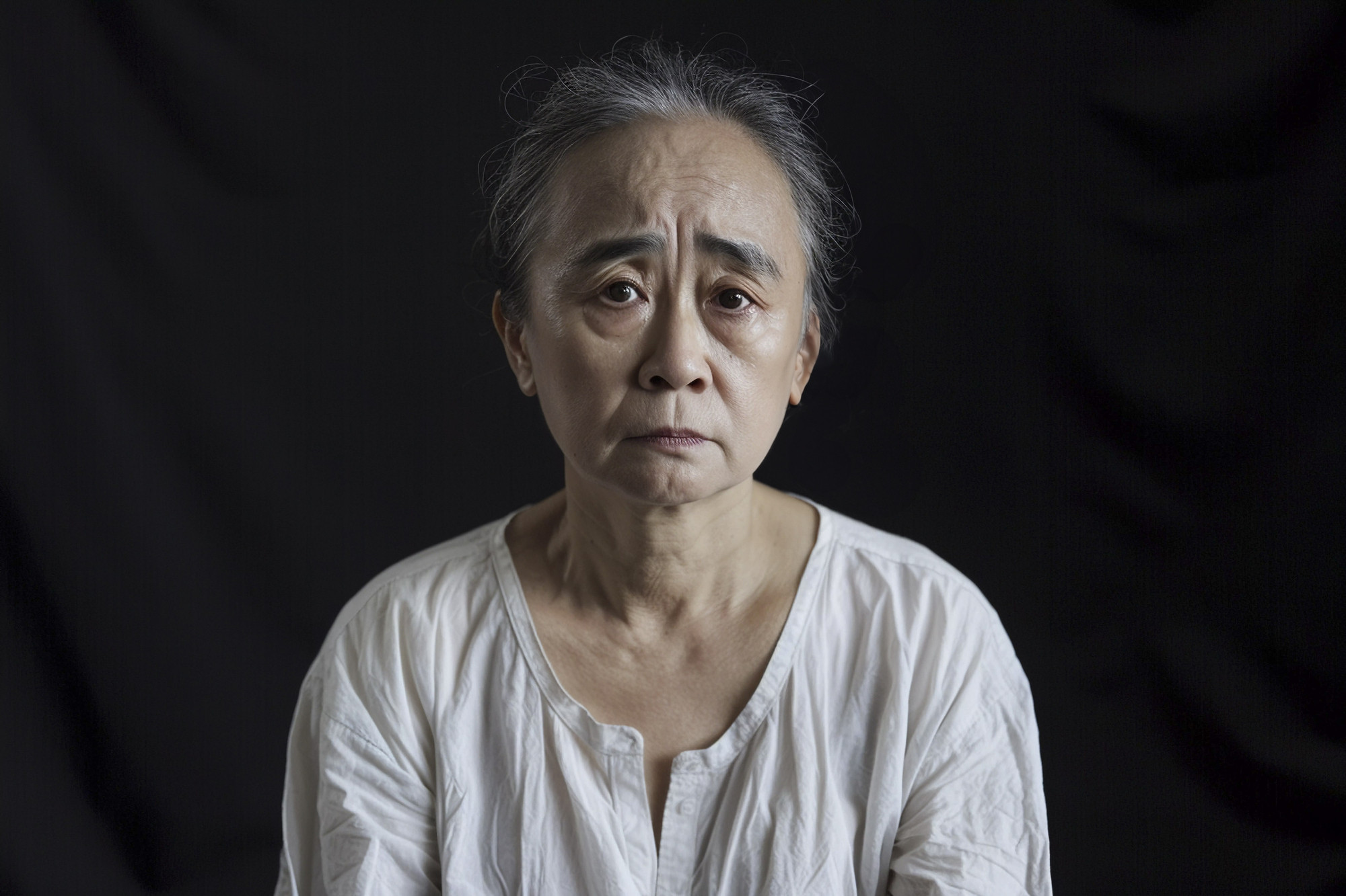 Cắt tiền chu cấp, con cái lần lượt 'biến mất': Cái giá cay đắng của người mẹ có lương hưu cao - Ảnh 1.