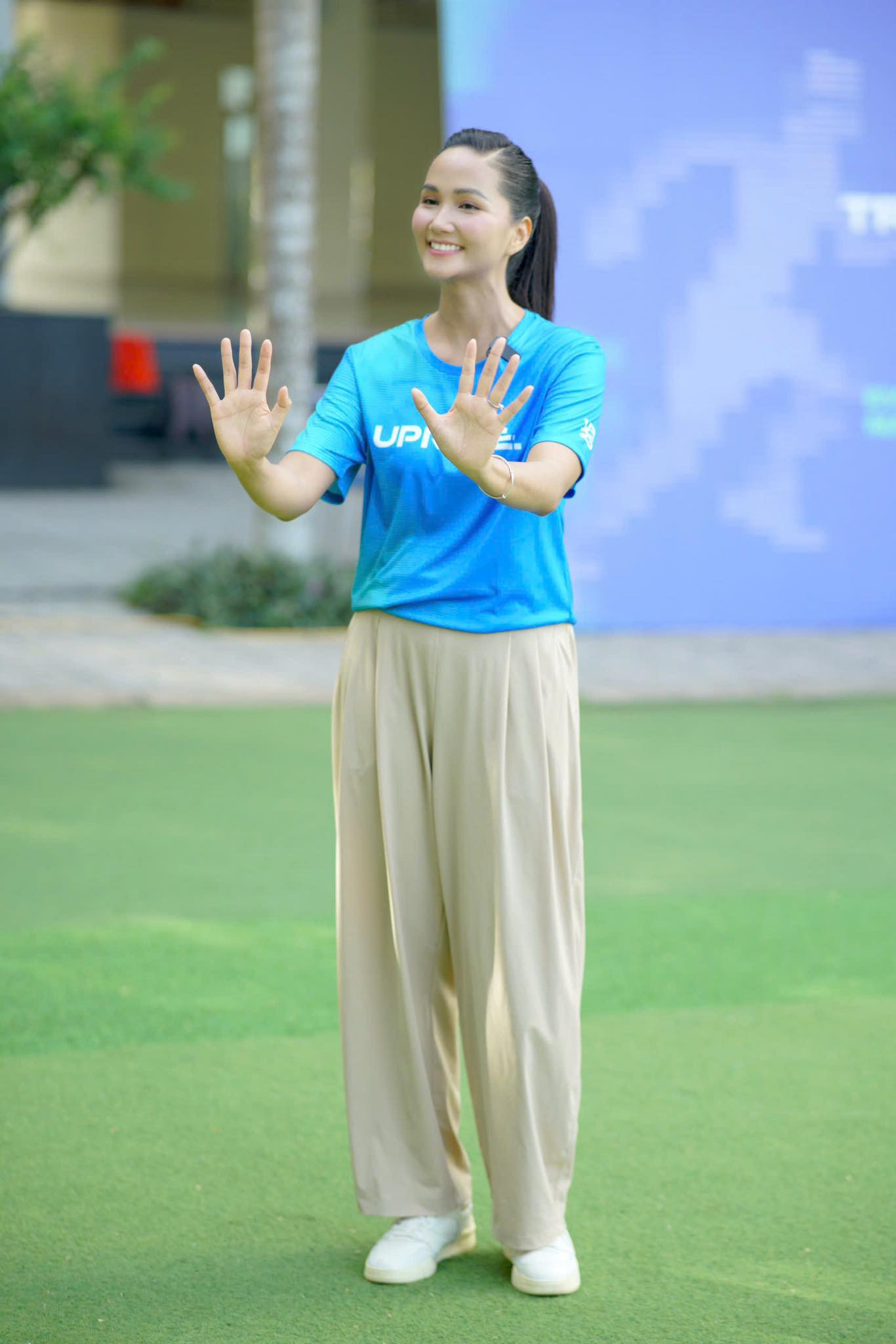 H'hen Niê không quên sứ mệnh sau 8 năm đăng quang - Ảnh 6.