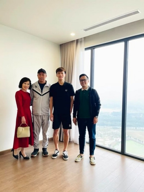 Khám phá căn hộ thông minh của Tiền vệ Hoàng Đức tại Hà Nội - Ảnh 2.