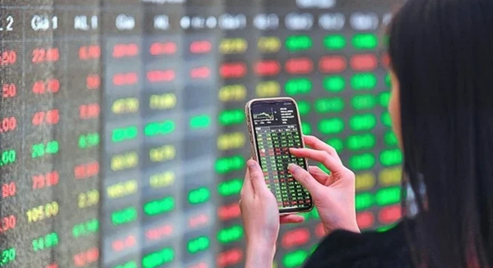 Chuyên gia khuyến cáo nhà đầu tư cần lưu ý áp lực rung lắc, điều chỉnh kỹ thuật có thể xuất hiện sau phiên chứng khoán lập đỉnh lịch sử. (Ảnh minh họa)