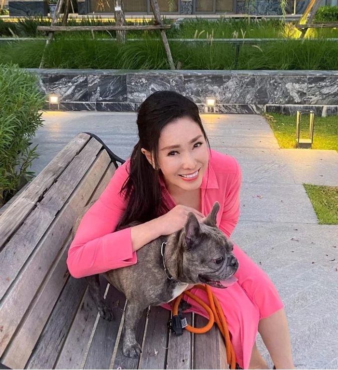 2 đời chồng, Hoa hậu 79 tuổi vẫn đẹp mặn mà, được ví như “viên ngọc quý phương Đông” - Ảnh 5.