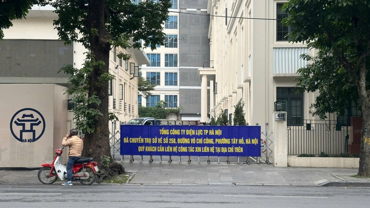 nguoi dan thu don do dac, ban giao mat bang phia Dong ho hoan kiem, ha noi hinh anh 2