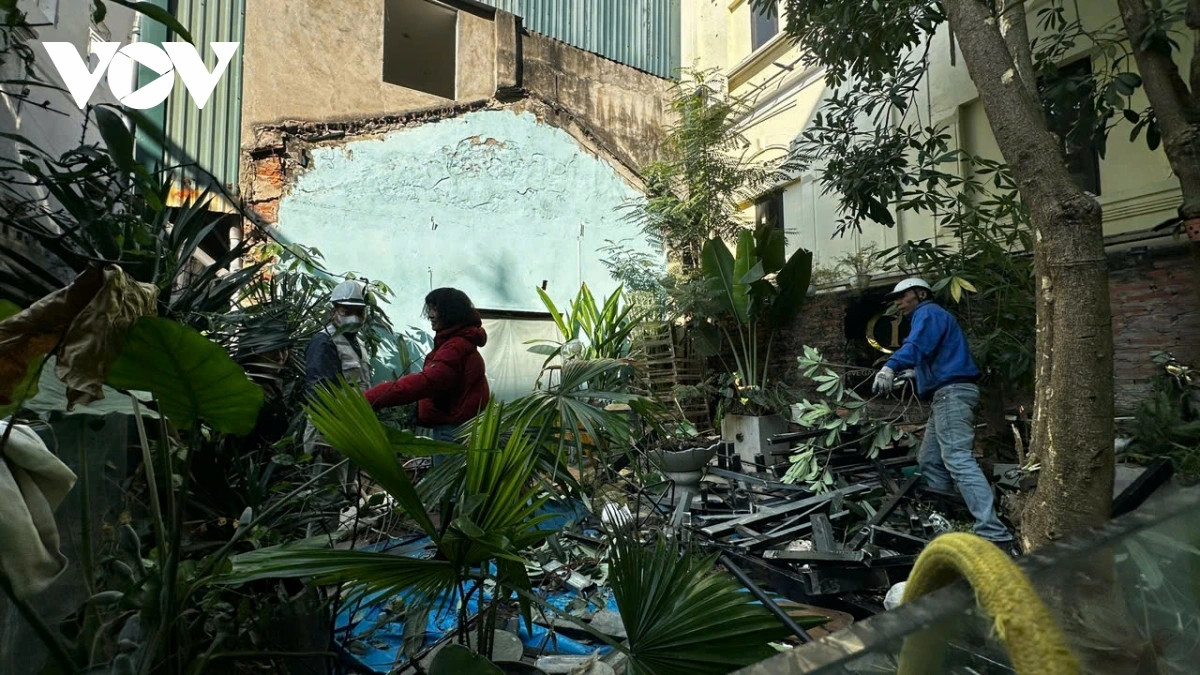 nguoi dan thu don do dac, ban giao mat bang phia Dong ho hoan kiem, ha noi hinh anh 11