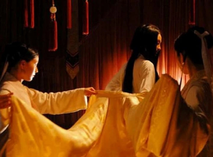 Hoàng hậu có nhiều đặc quyền trong việc thị tẩm.