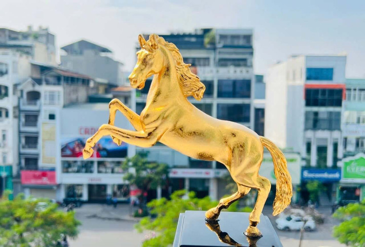 Phiên bản ngựa vàng chiến thắng có giá từ 8,5 triệu đến 50 triệu đồng.