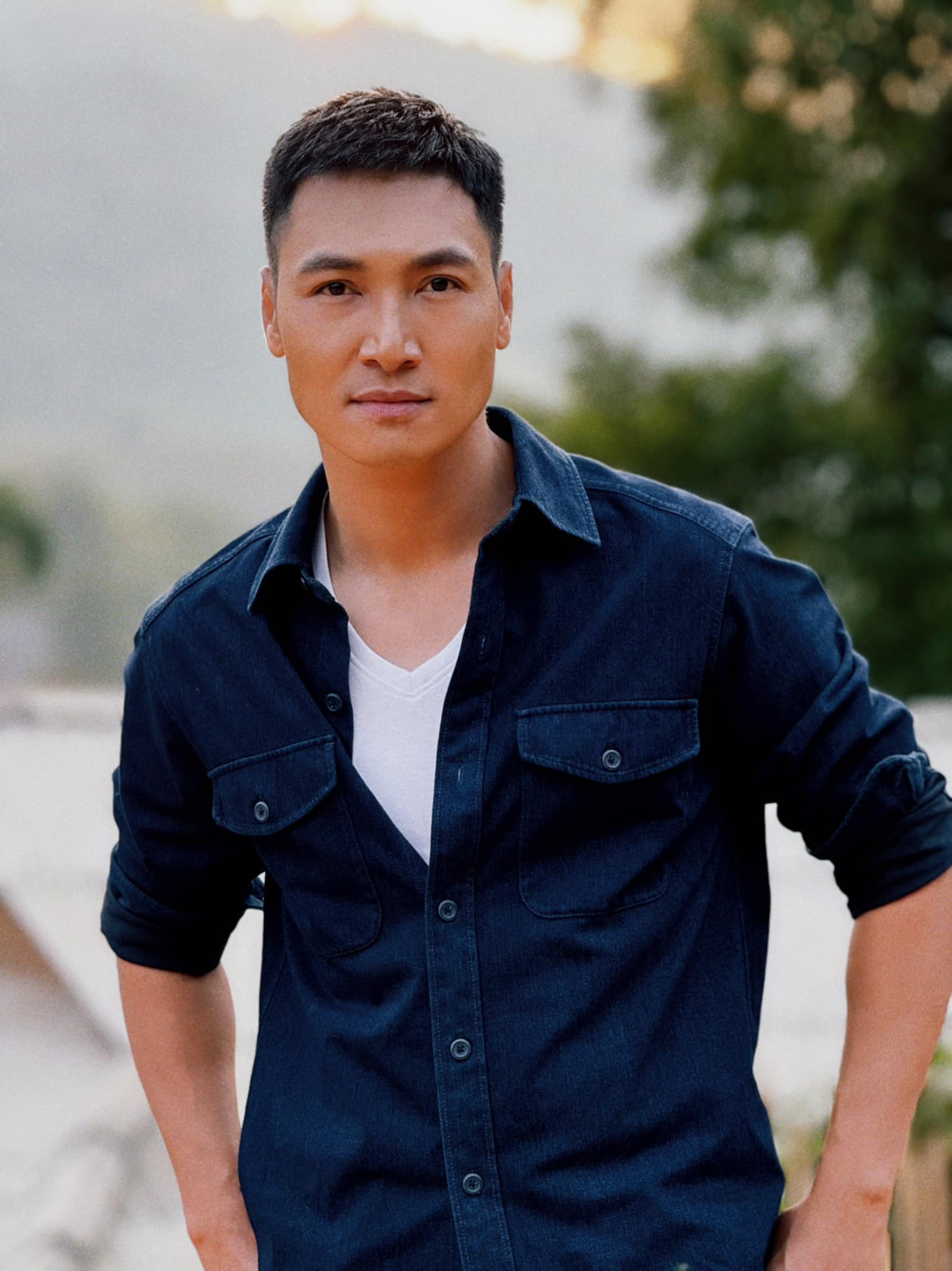 Mạnh Trường Chánh văn phòng UBND tỉnh trong 'Lằn ranh' có đời thực - Ảnh 5.