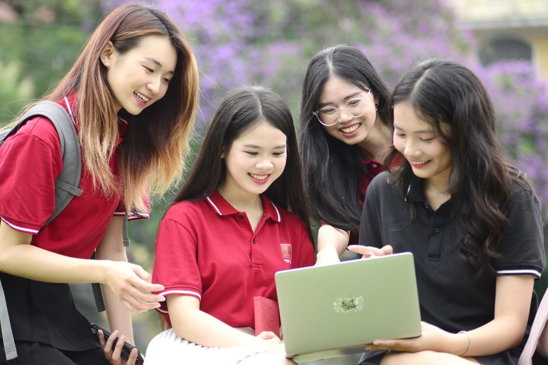 sinh viên ĐH Hà Nội.JPG