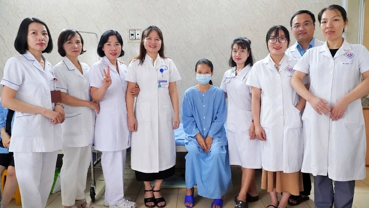 Sau 14 ngày điều trị, người bệnh tỉnh táo, các chỉ số ổn định và được xuất viện.
