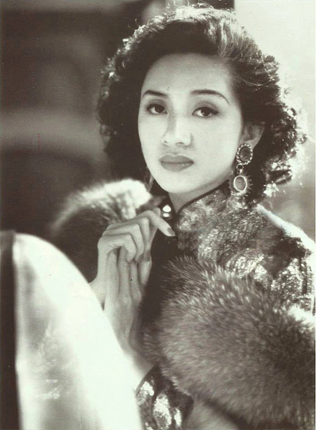 nong-tro-cot-diva-mai-diem-phuong-bi-lay-trom-anh-trai-bat-khoc-treo-thuong-50000-hkd-1-1791724542.jpeg