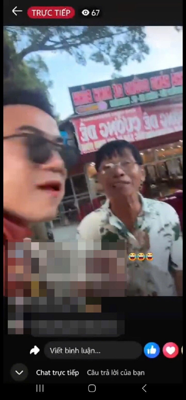 Hình ảnh Nguyễn Văn Thắng phát trực tiếp trên mạng xã hội tại khu vực trước nhà hàng Cường Dê ngày 28/9.