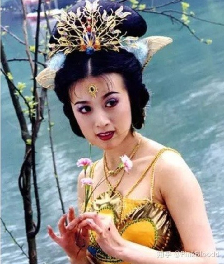 Nhan sắc xinh đẹp của Kim Xảo Xảo khi đóng công chúa Khổng Tước phim “Tây du ký”.