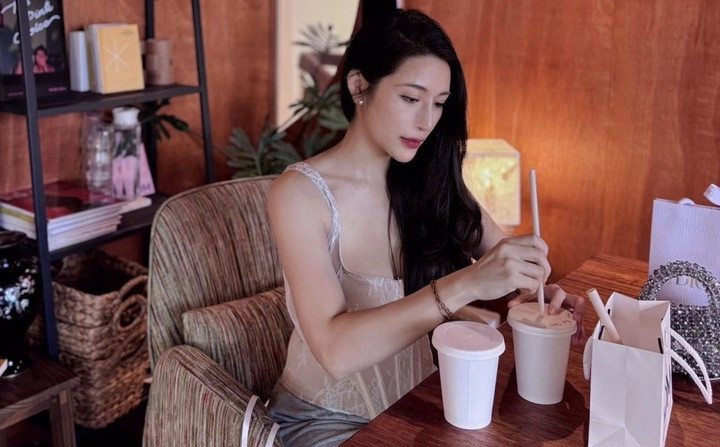 Nữ diễn viên chọn cuộc sống kín tiếng.