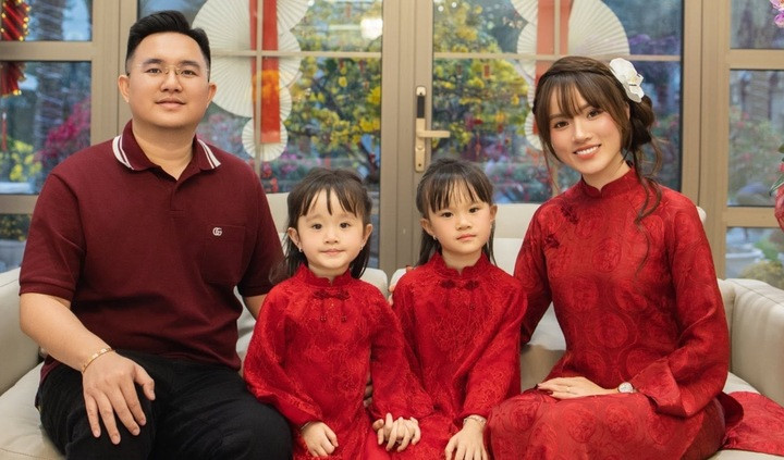 Chi Hoa có cuộc sống viên mãn bên chồng con.
