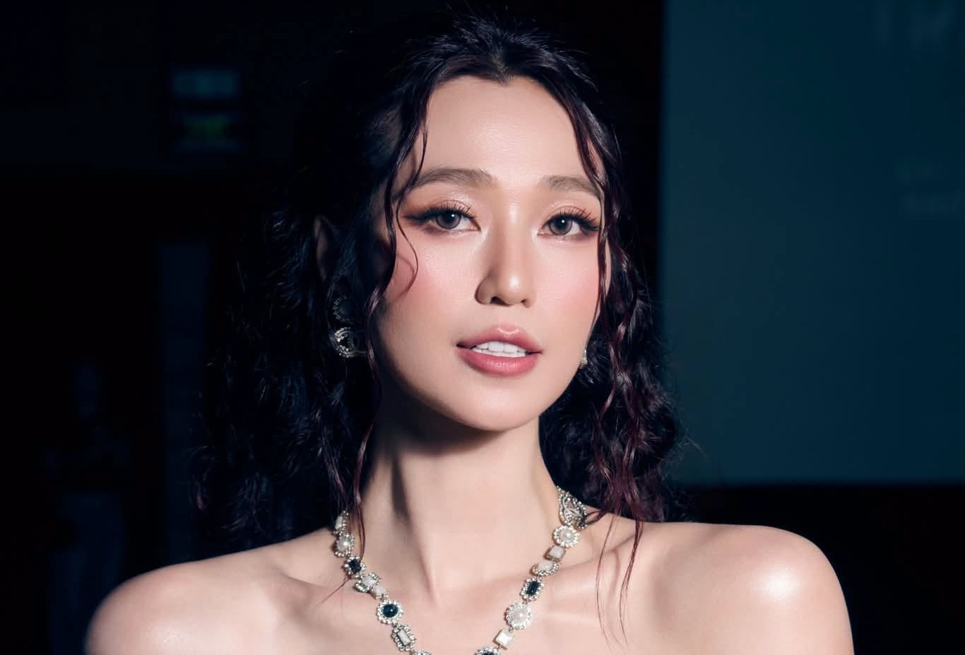 Mỹ nhân áo số 371 gây sốt Trại Buôn Người: Từng là “hot girl niềng răng”, ngoài đời đã là mẹ 2 con插图7
