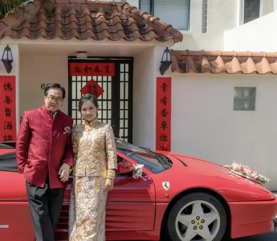 chu re dung sieu xe don dau anh.jpg