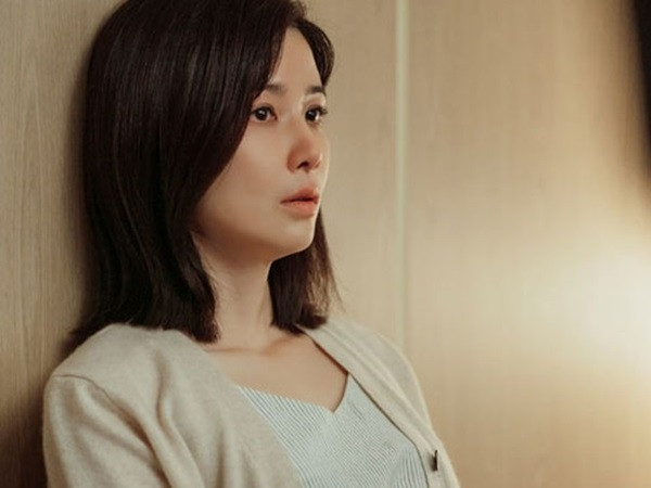 Đang yên lành làm mẹ đơn thân, chồng cũ bất ngờ ôm 5 tỷ đến quỳ lụy làm tôi ngã ngửa gục ngã - Ảnh 1