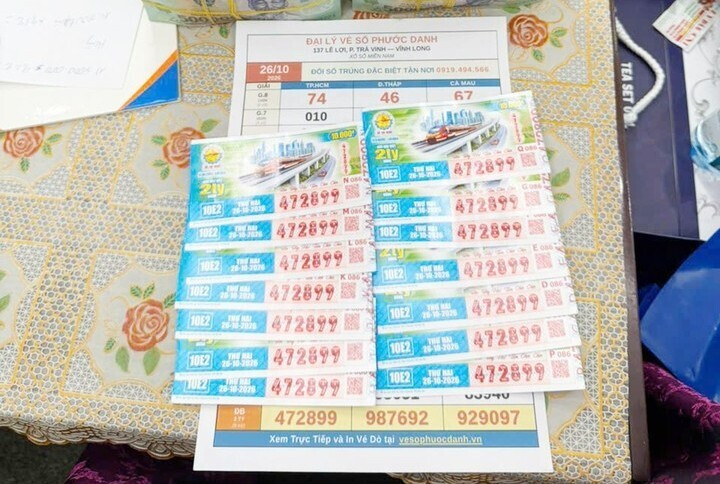 14 vé số trúng giải đặc biệt được đại lý đổi thưởng cho nam công nhân 39 tuổi.