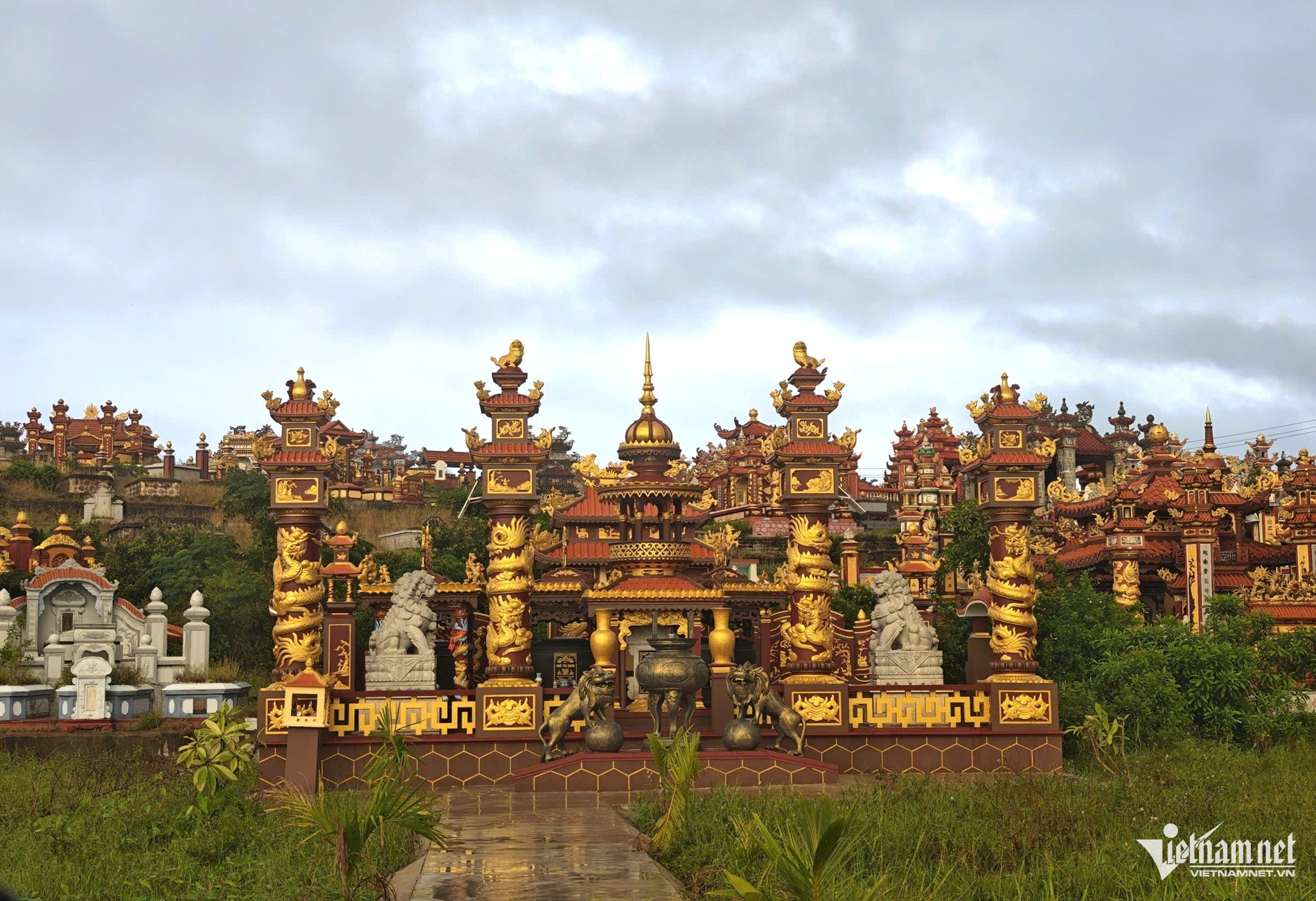 W-nghĩa trang9.jpg