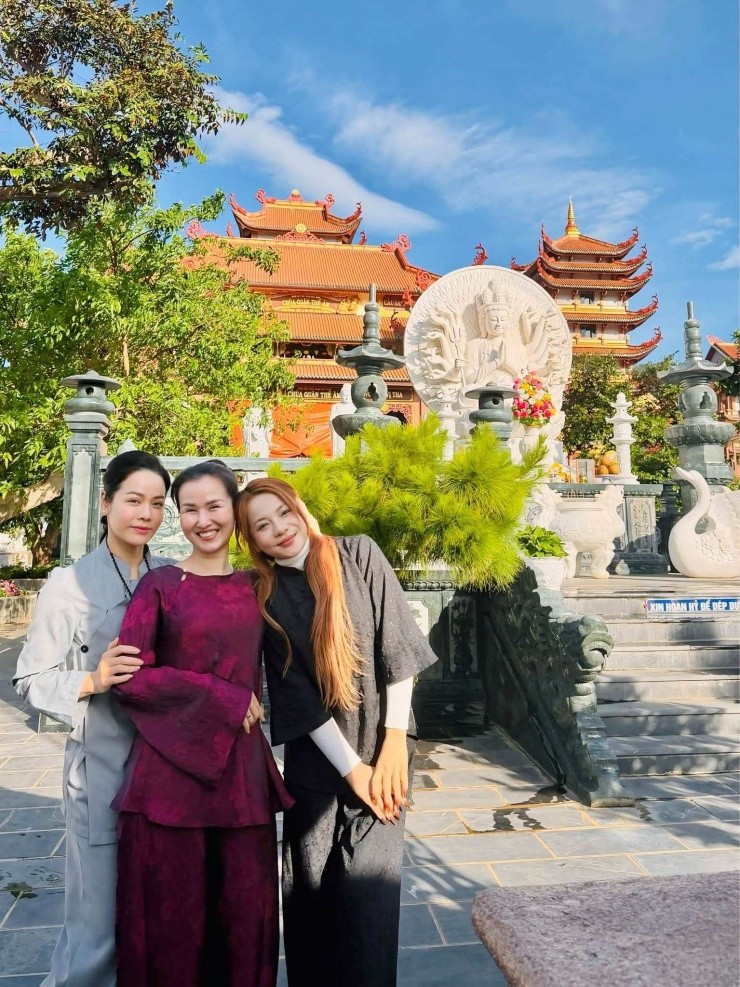 cung-nhat-kim-anh-di-tu-tap-vo-ha-tram-tiet-lo-dieu-dac-biet-ve-nguoi-bo-xuat-gia-2-1793269785.jpg