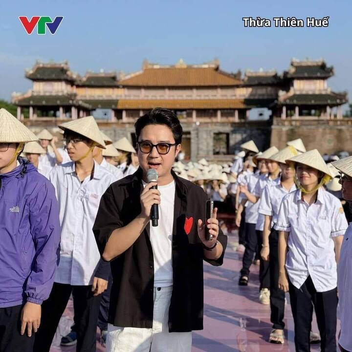 Sơn Lâm tiếp tục đảm nhận vai trò MC dẫn điểm cầu Hà Nội tại chung kết “Đường lên đỉnh Olympia” mùa 26.