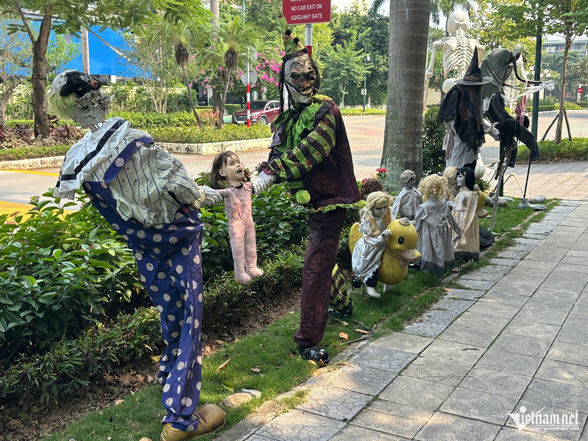W-halloween2.jpg