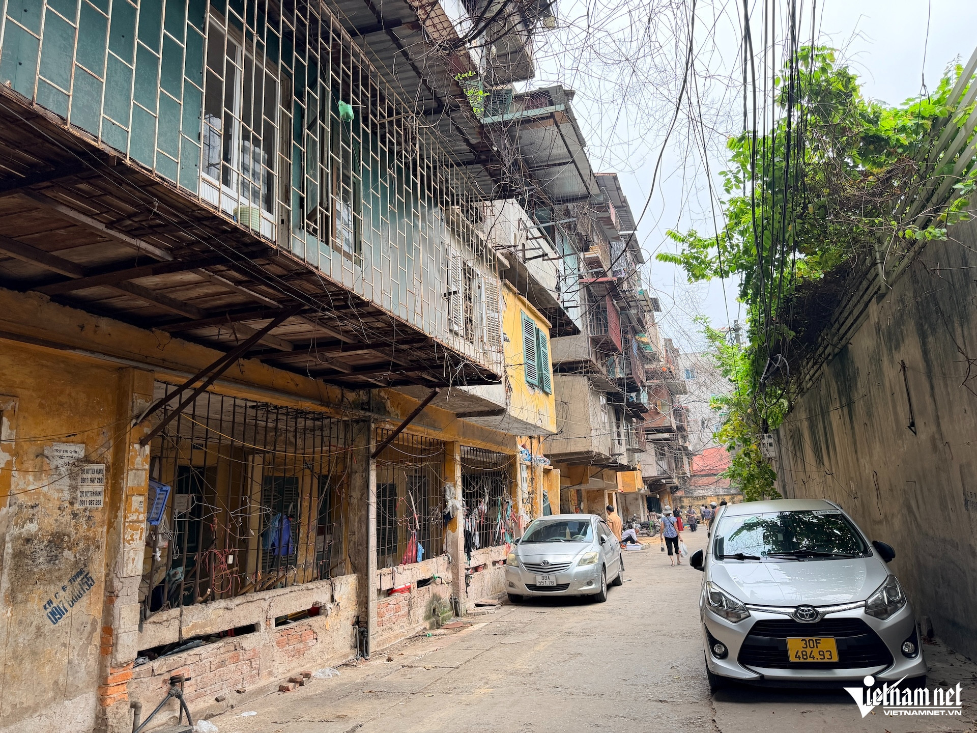 Cận cảnh tháo dỡ nhà tập thể cũ, chuẩn bị xây cao ốc hiện đại ở Hà Nội插图5 W-tap the nghia do 22.JPG.jpg