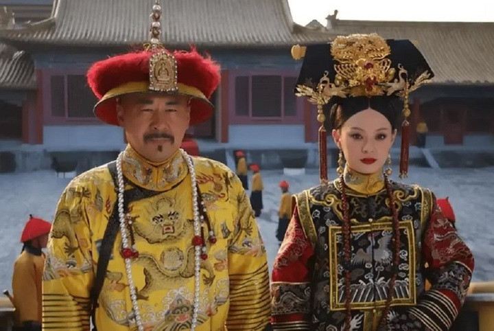 Mùi hương trên long bào của hoàng đế và các phi tần phải được ướp một cách cẩn thận.