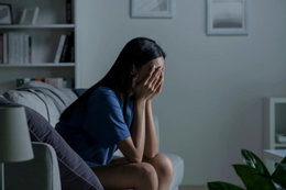 30 tuổi, con gái vẫn bị mẹ kiểm soát mọi khía cạnh cuộc sống. (Ảnh minh họa: Getty)